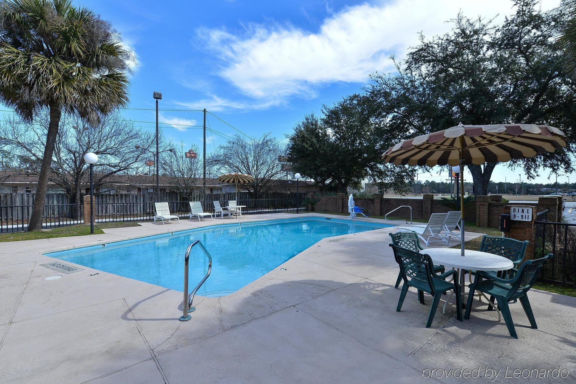 Super Value Inn Valdosta Exterior photo